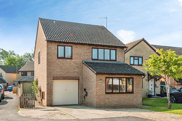 4 Bedroom Detached House For Sale In Thorney Leys, Witney, OX28