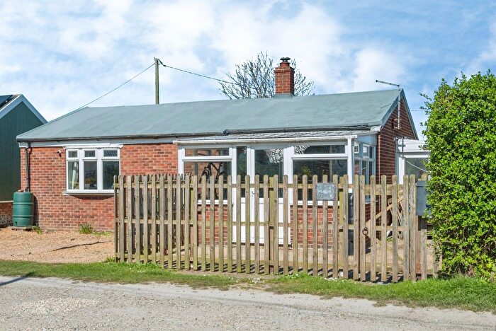 3 Bedroom Detached Bungalow For Sale In Abbotts Way, Eccles-On-Sea, Norwich, NR12