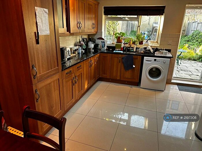 4 Bedroom Flat To Rent In Thistlewaite Road, London, E5