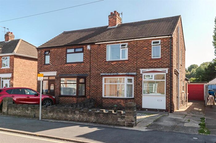 3 Bedroom Semi-Detached House For Sale In Marsden Drive, Scunthorpe, DN15