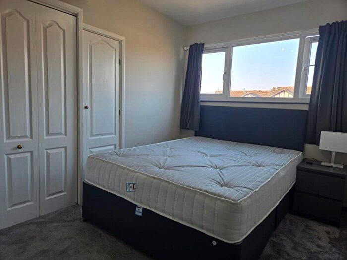 2 Bedroom Flat To Rent In Viewfield Close, Harrow, HA3