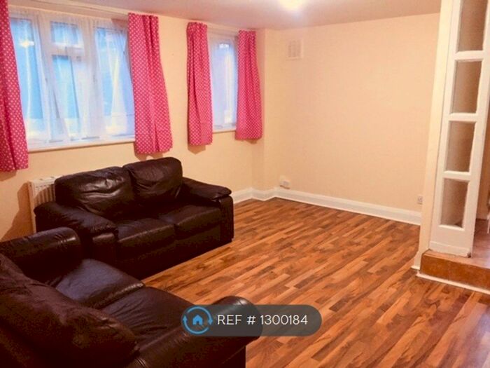 2 Bedroom Terraced House To Rent In Highfield Road, London N21