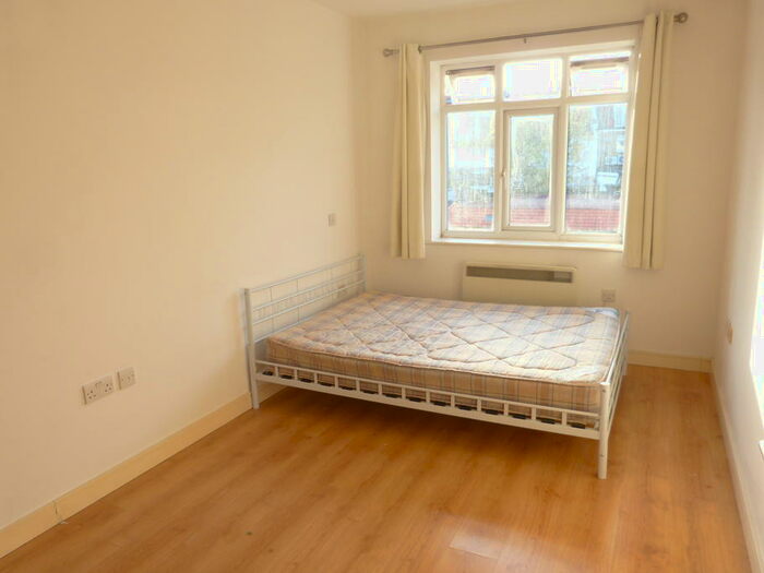 Studio To Rent In Neeld Crescent, London, NW4
