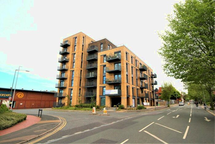 2 Bedroom Flat To Rent In Davigdor Road, Hove, East Sussex, BN3