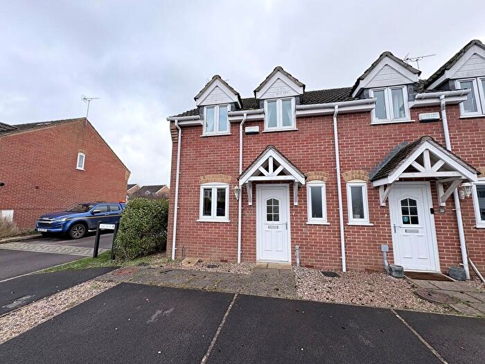 3 Bedroom Semi Detached House To Rent In Bentley Grove, Calne, SN11