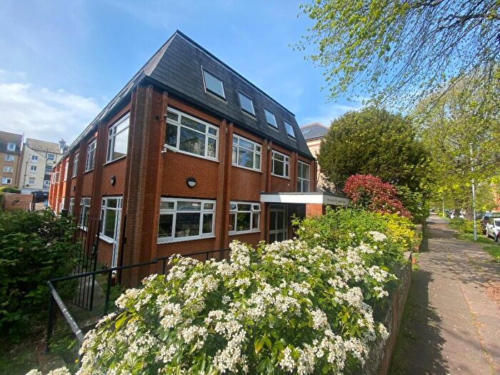 1 Bedroom Flat To Rent In St. Leonards Road, Eastbourne, East Sussex, BN21
