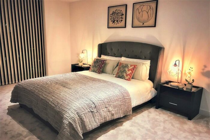 2 Bedroom Apartment To Rent In Masthead House, E16