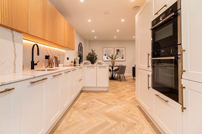 2 Bedroom Apartment For Sale In Edward House, Hillbury Road, Warlingham, CR6