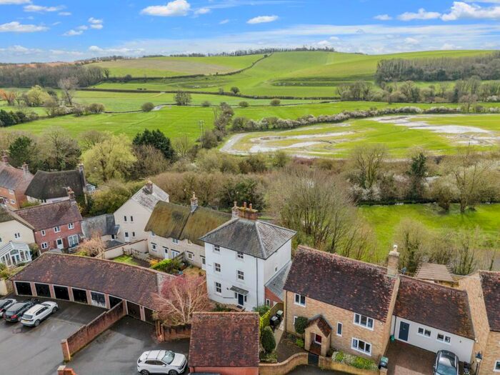 4 Bedroom Detached House For Sale In Stratton, Dorset, DT2
