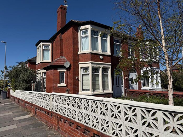 3 Bedroom Semi Detached House For Sale In Grasmere Road, Blackpool, FY1
