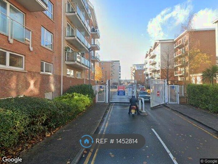 2 Bedroom Flat To Rent In Penstone Court, Cardiff, CF10