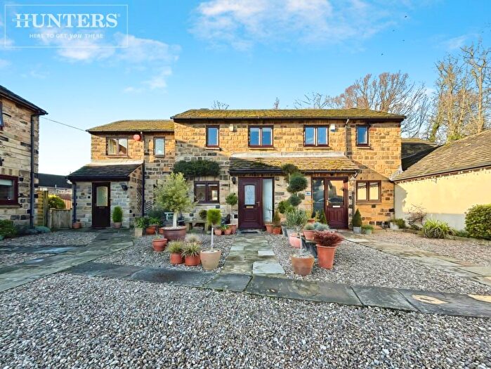 3 Bedroom Cottage For Sale In Alexander Gardens, Cawthorne, Barnsley, S75