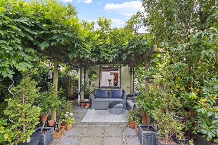 4 Bedroom Terraced House For Sale In Osborne Road, Petersfield, Hampshire, GU32