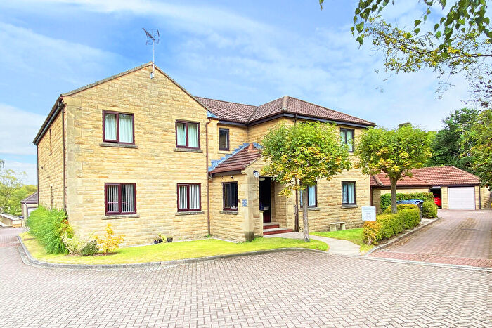 2 Bedroom Apartment For Sale In Harlow Grange Park, Harrogate, HG3
