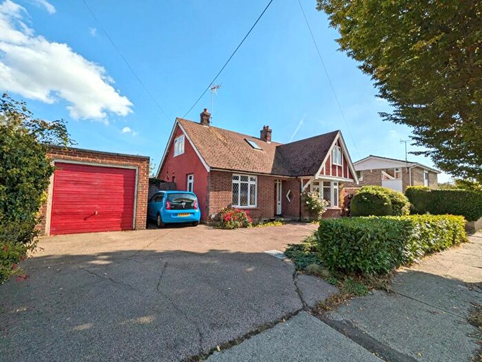 4 Bedroom Detached Bungalow For Sale In Grasmere Road, Thundersley, Benfleet Essex, SS7