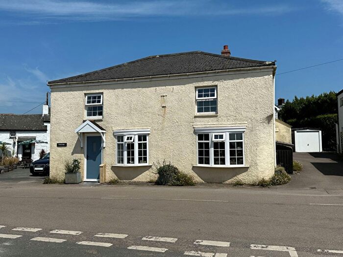 3 Bedroom Detached House For Sale In The Square, Mawnan Smith, TR11