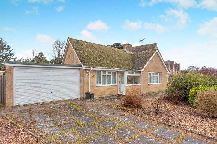 2 Bedroom Bungalow For Sale In Chesterton Park, Cirencester, Gloucestershire, GL7