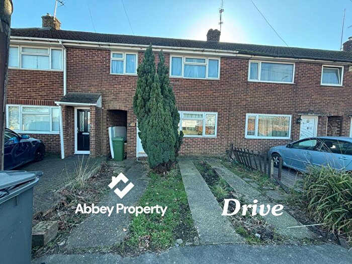 3 Bedroom Terraced House To Rent In Dallow Road, Luton, LU1