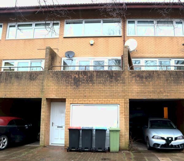 4 Bedroom Terraced House To Rent In Conniburrow, Milton Keynes, MK14