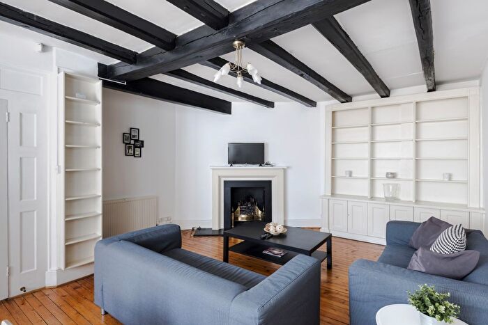 3 Bedroom End Of Terrace House To Rent In Courtfield Gardens, London, SW5