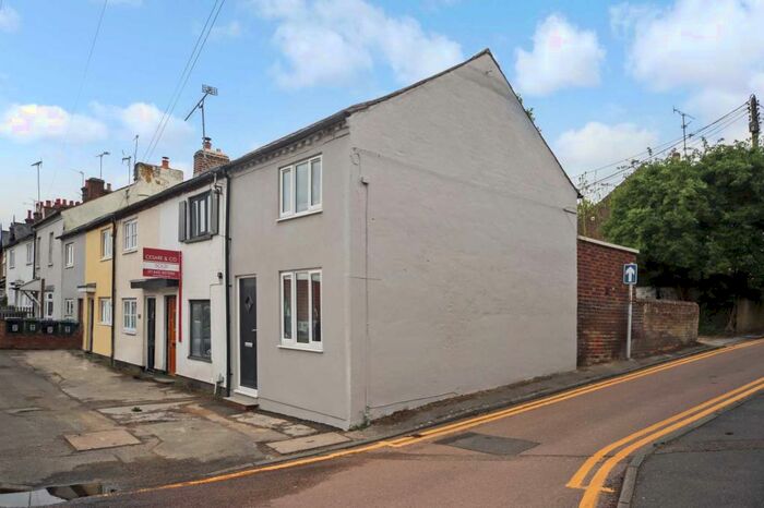 2 Bedroom End Of Terrace House To Rent In Western Road, Tring, HP23