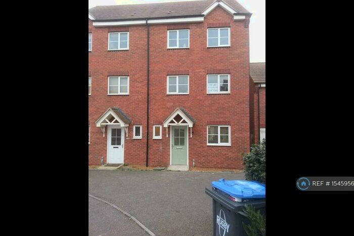 4 Bedroom Semi-Detached House To Rent In Farnborough Avenue, Rugby, CV22