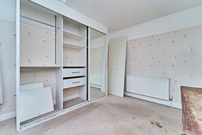3 Bedroom Semi-detached House For Sale In Lynton Avenue, Wolverhampton, WV6