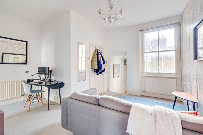2 Bedroom Flat To Rent In Fulham Road, London, SW6