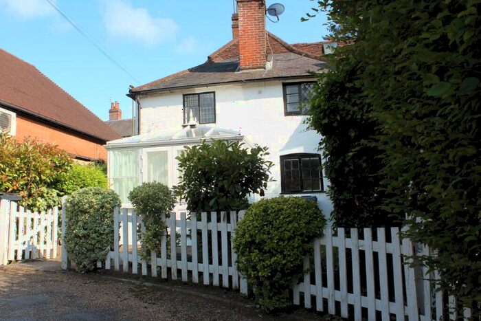 2 Bedroom Cottage To Rent In Ockford Road, Godalming, Surrey, GU7