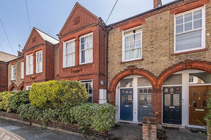 2 Bedroom Maisonette To Rent In Isis Street, London, SW18