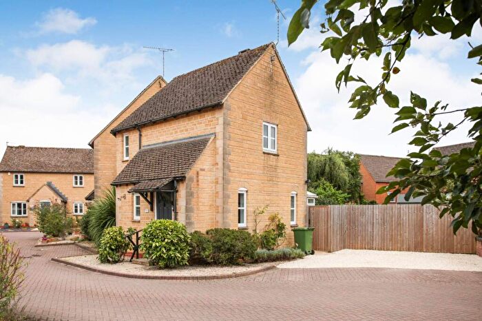 2 Bedroom Semi-Detached House To Rent In Mead Close, Moreton-in-Marsh, Gloucestershire., GL56