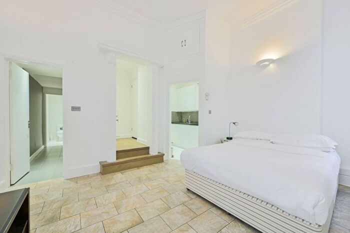 Studio To Rent In Mandeville Place, Marylebone, London, W1U