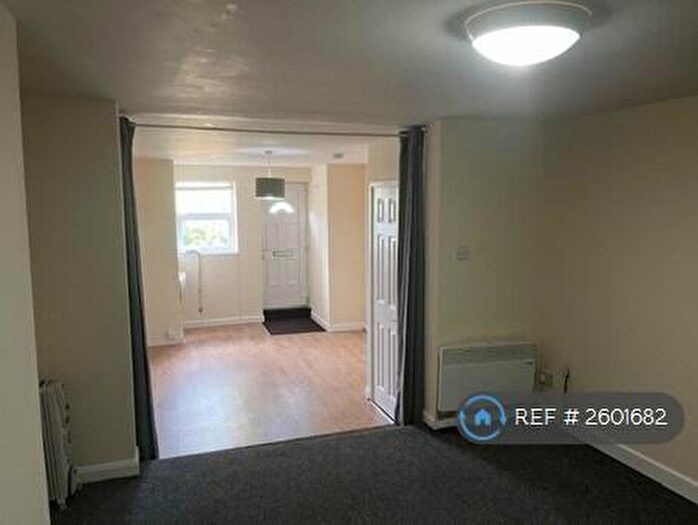 1 Bedroom Flat To Rent In Stanningley Road, Leeds, LS12