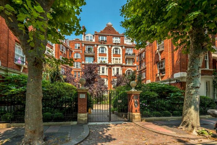 4 Bedroom Flat To Rent In Fitzjames Avenue, London W14