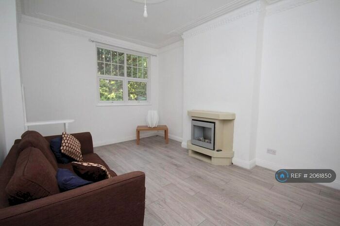 1 Bedroom Flat To Rent In Forburg Road, London, N16