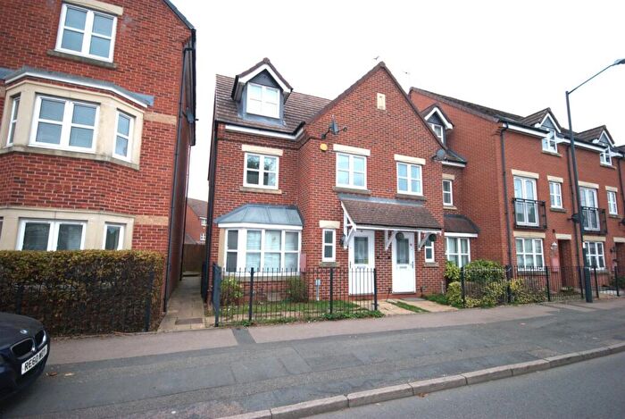 4 Bedroom End Of Terrace House To Rent In Morgan Row, Warwickshire, Lower Hillmorton Road, Rugby, CV21