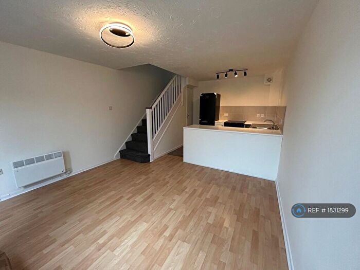 1 Bedroom Terraced House To Rent In Penn Road, Slough, SL3