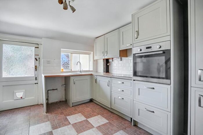 2 Bedroom Terraced House For Sale In Benover Road, Yalding, ME18