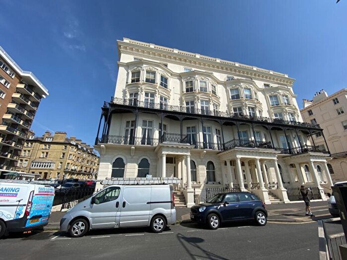 2 Bedroom Apartment To Rent In Adelaide Mansions, Hove, BN3
