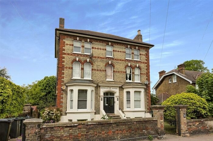 1 Bedroom Flat To Rent In Windmill Street, Gravesend, Kent, DA12