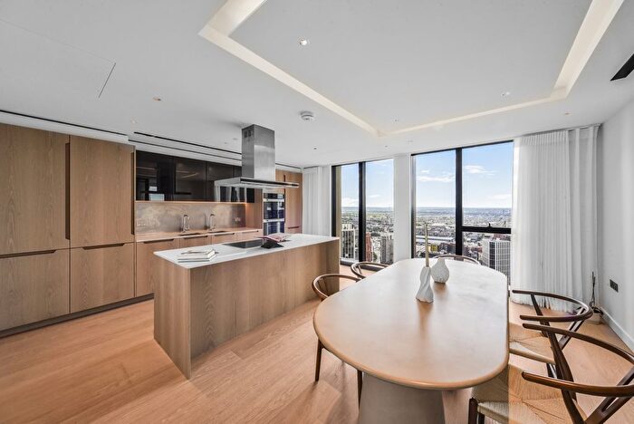 3 Bedroom Flat To Rent In Nine Elms Lane, London, SW8