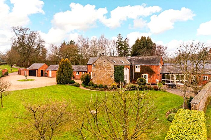 4 Bedroom Barn Conversion For Sale In Woodford Hill, Woodford Halse, Daventry, Northamptonshire, NN11