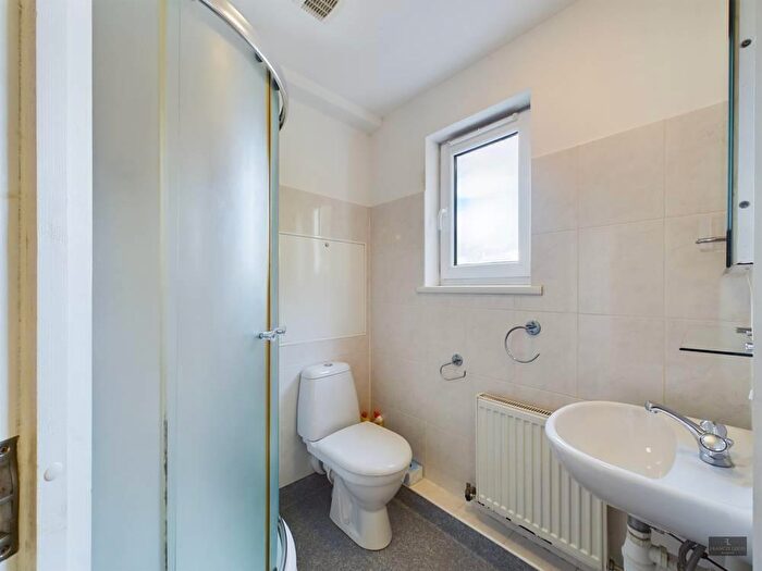 1 Bedroom Flat To Rent In Looe Road, Exeter, EX4