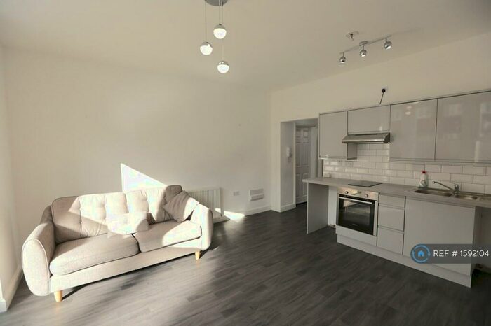 1 Bedroom Flat To Rent In Rhyl, Rhyl, LL18