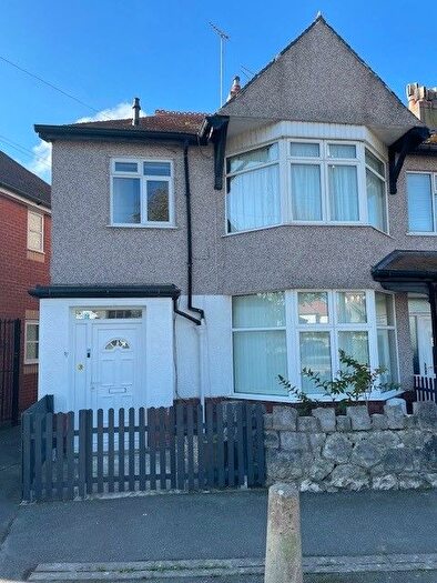 1 Bedroom Flat To Rent In Penrhyn Avenue, Colwyn Bay, LL28