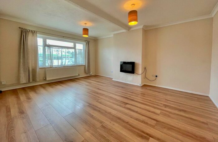 2 Bedroom Maisonette To Rent In White Lion Road, Amersham, HP7