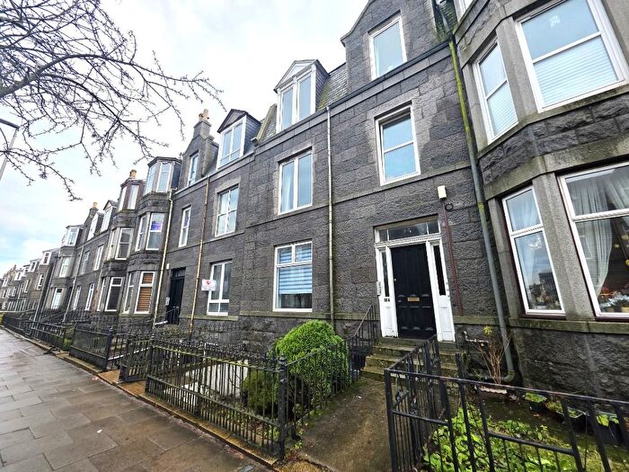 2 Bedroom Flat To Rent In Union Grove, West End, Aberdeen, AB10