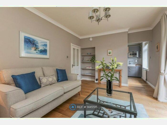 2 Bedroom Flat To Rent In Colinton Mains Green, Edinburgh, EH13