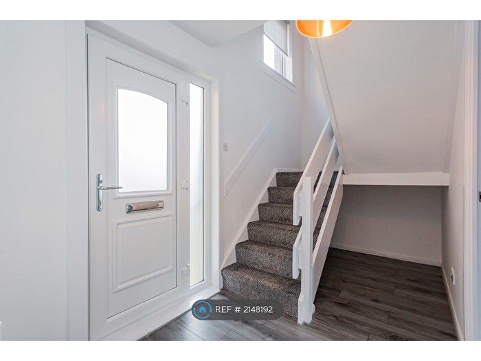 2 Bedroom End Of Terrace House To Rent In Park Green, Erskine, PA8