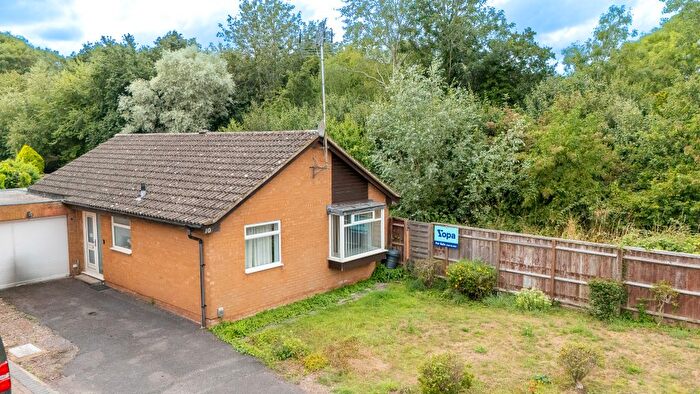 2 Bedroom Detached Bungalow For Sale In Basingstoke Close, Swindon, SN5